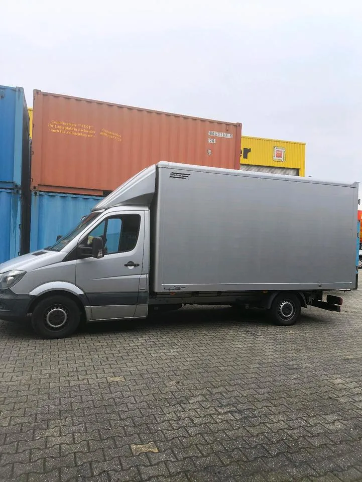 Kofferaufbau-Transporter von Farido Transport